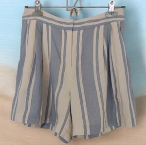 Max & Co. Linen Shorts Blue & Cream Stripes Pleated Front With Pockets. US 2